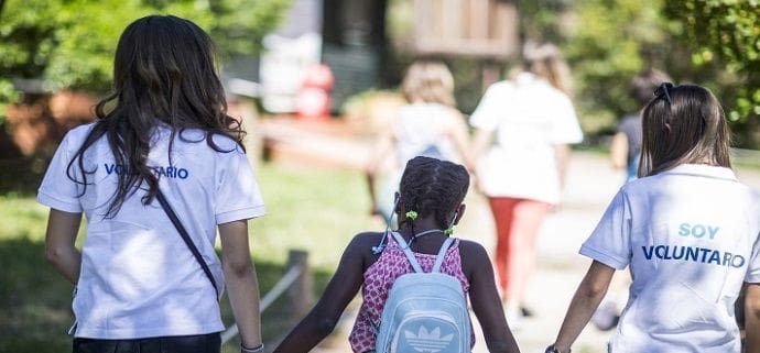 Ellas son más solidarias