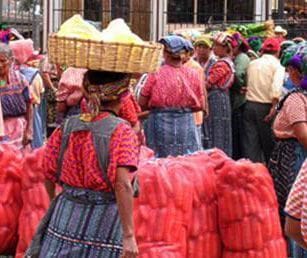 Mesa redonda:  “La cooperación entre empresas y ONG”