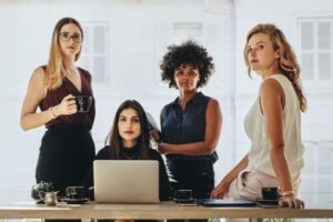 Los 4 mitos que desmiente el nuevo informe Women in the Workplace