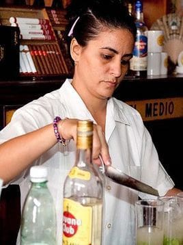 Peores trabajos, menos sueldo y acoso sexual para las mujeres