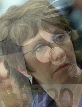 El destino del euro, Ashton en la mira y quejas verdes para España
