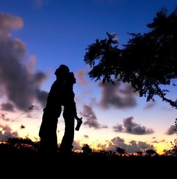 “Fueron felices y comieron perdices”… (¿y después, ¿quién fregó los platos?)