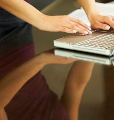 Las chicas leen mejor que los varones por internet