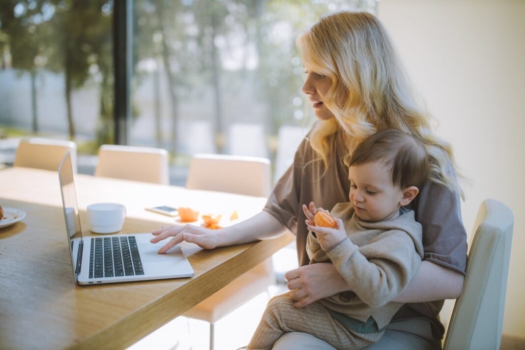 No hay teletrabajo sino superposición- Foto Anastasia Shuraeva