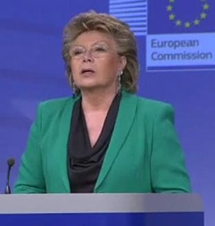 Viviane Reding: `La flexibilidad ayuda a conservar el empleo´