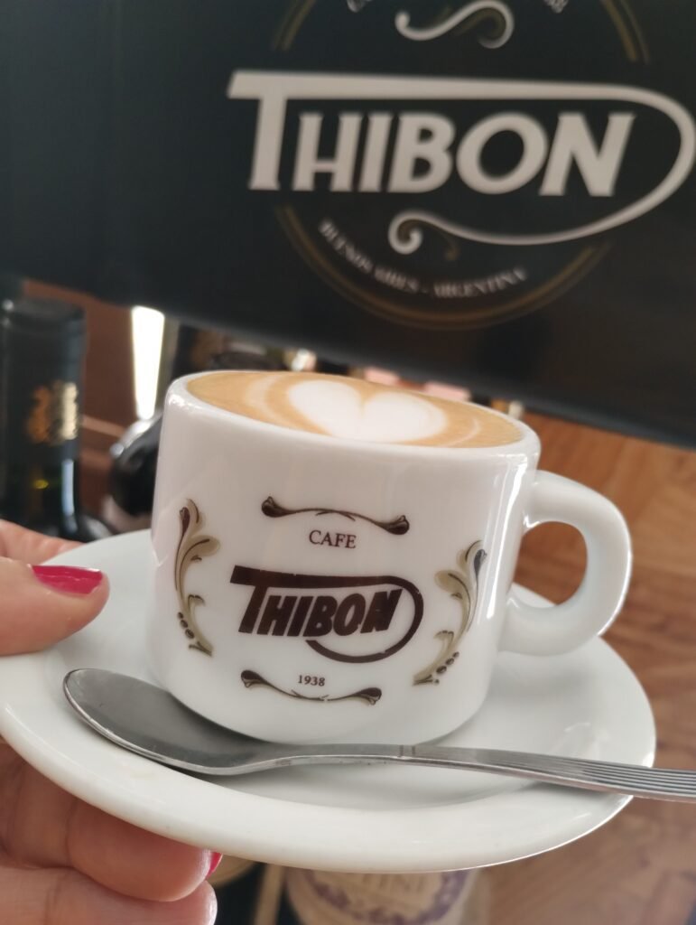 El Café Notable Thibon de Buenos Aires fue puesto en valor por los dueños de Gato Negro