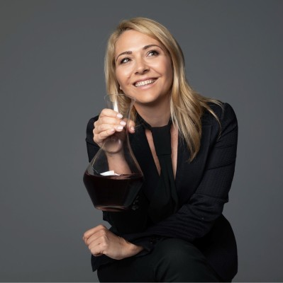 'Mujeres del vino': el libro de Meritxell Falgueras que brinda por la igualdad