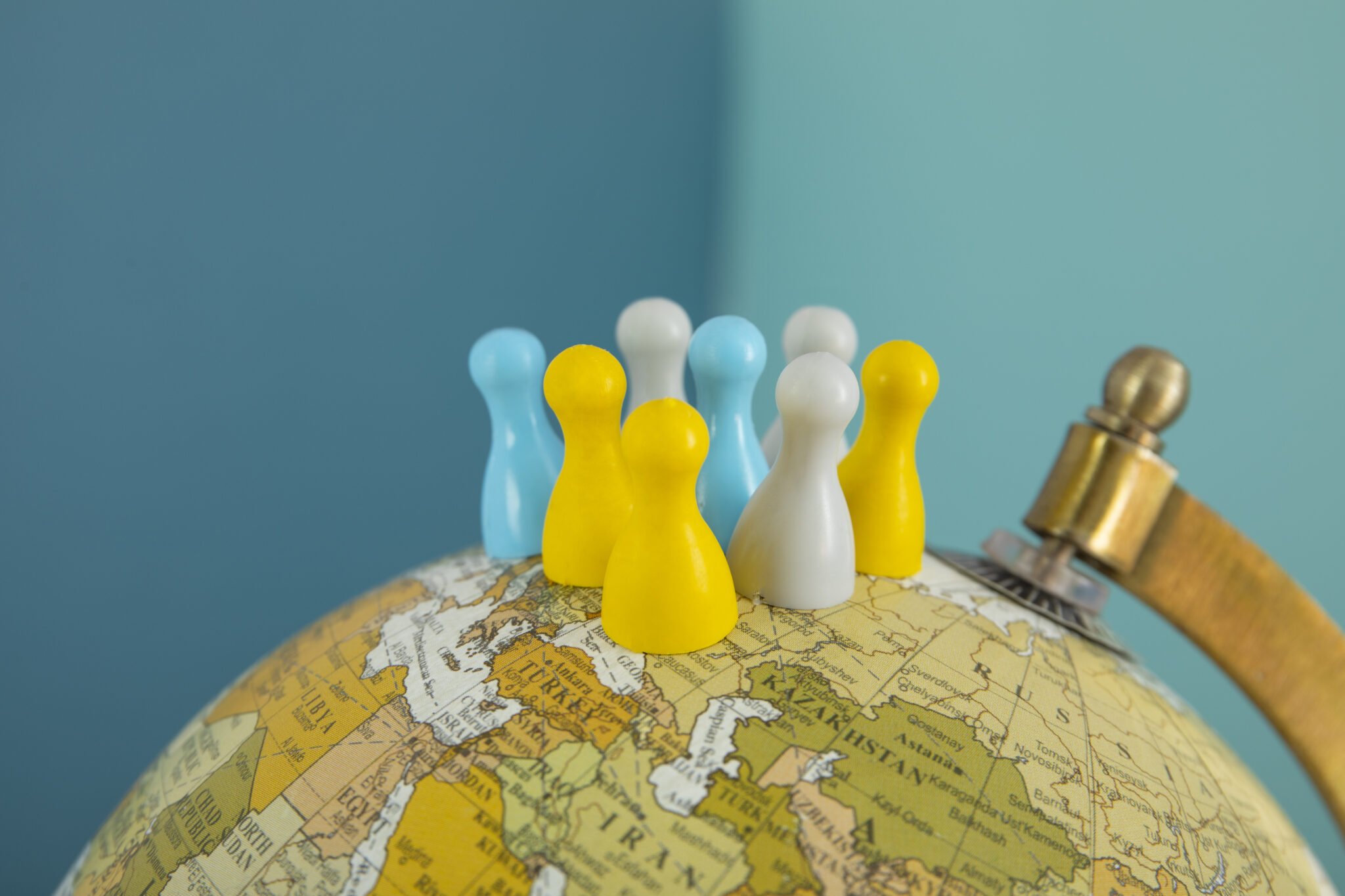Los 3 riesgos políticos y sociales que marcarán la economía mundial en 2026