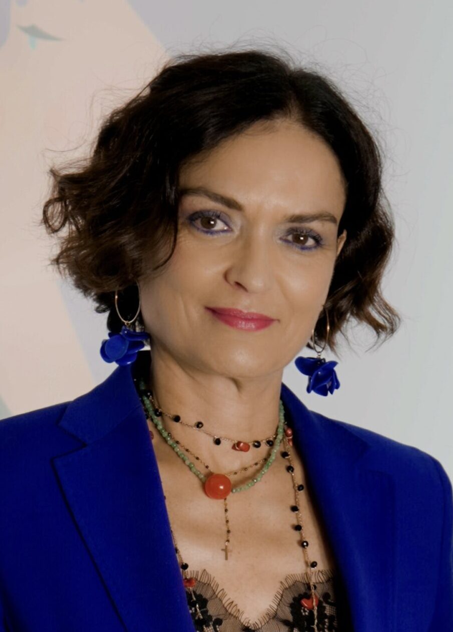 "Seguimos llegando tarde": dos expertas analizan la deuda de la salud femenina