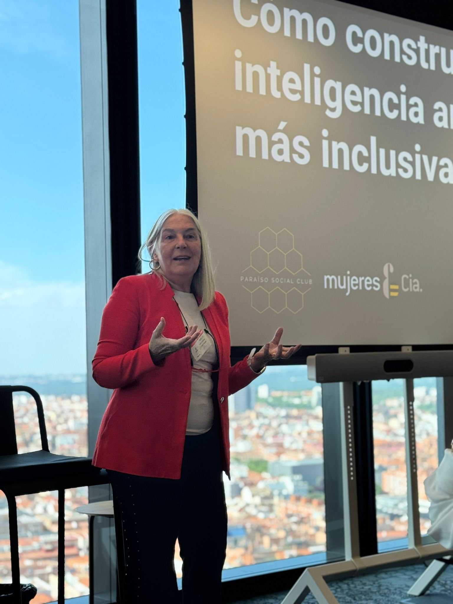 AWS, Amazon, Mujeres&Cía y Paraíso: Una conversación sobre quién lidera la inteligencia artificial