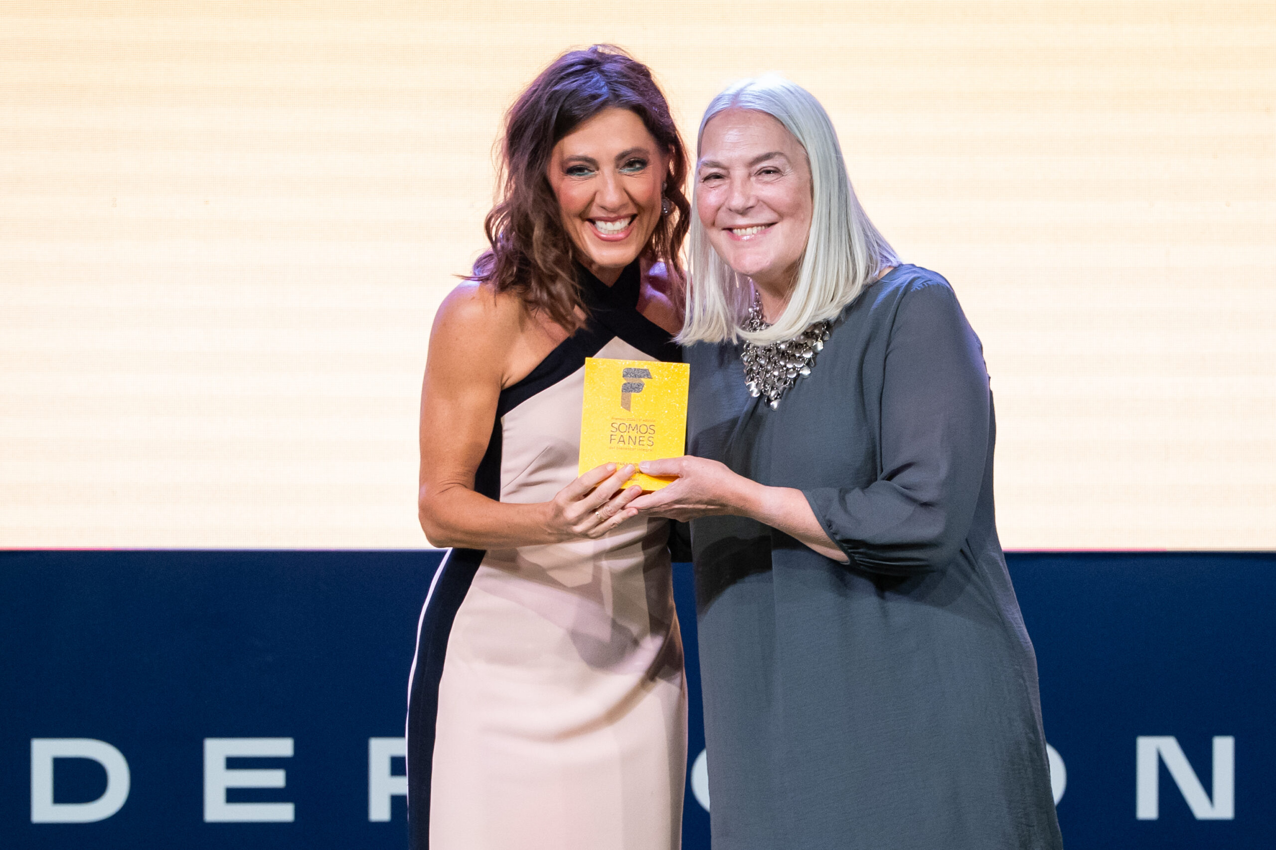 Los Premios Somos Fanes reconocen a profesionales e instituciones comprometidas con el bienestar 